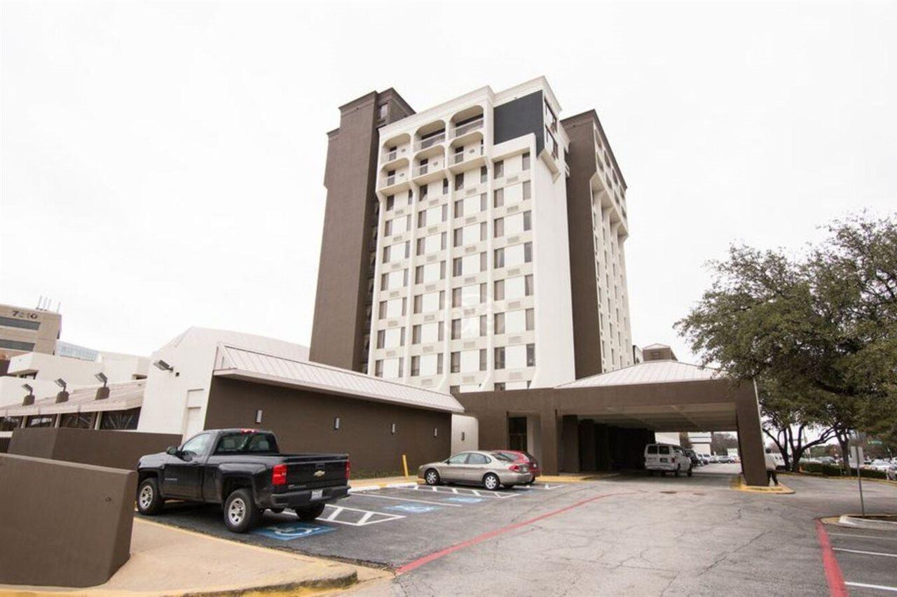 Love Field Hotel & Suites Dallas Exterior photo