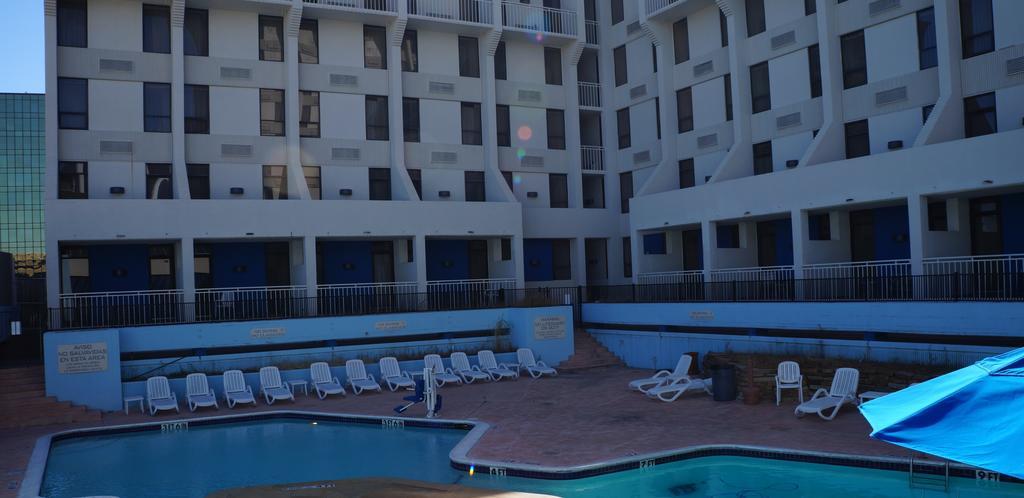 Love Field Hotel & Suites Dallas Exterior photo